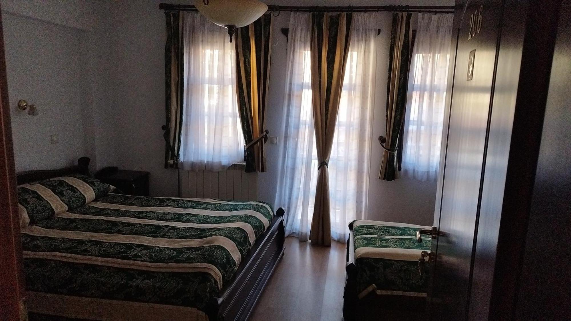 Hotel Bolyarka Melnik  Rum bild